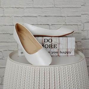New Bella Marie white dress flats womens size 9